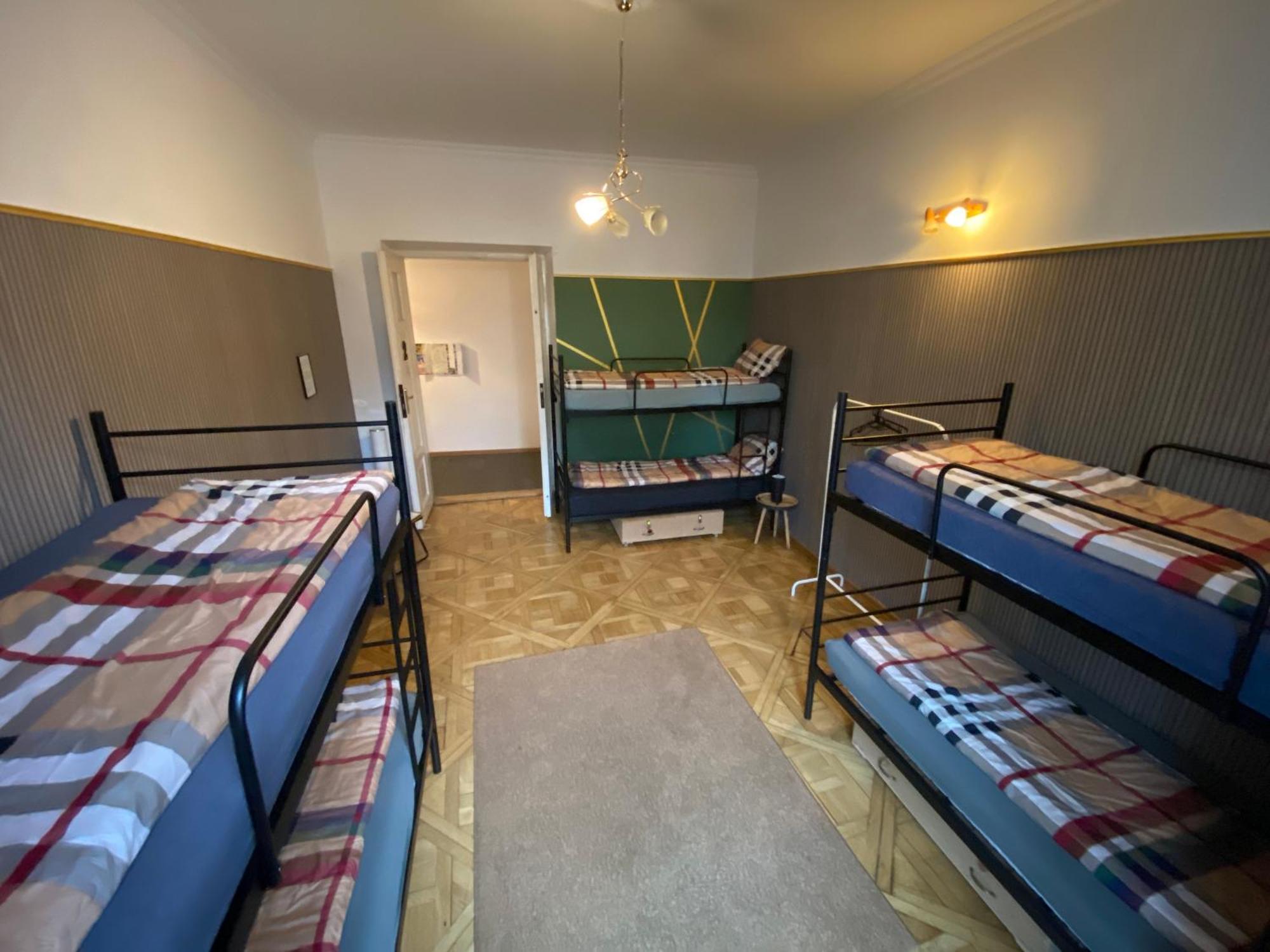 Hostel Uno-No Alkohol! Age Limit From 18 Until 55! — Zdjęcia 2